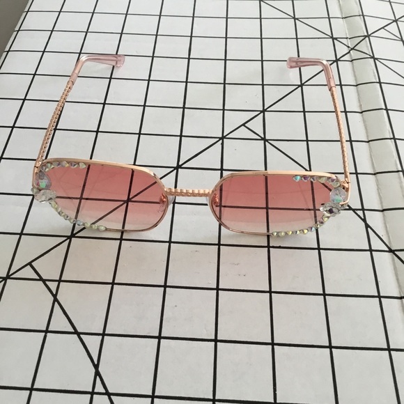 Womens Rhinestone Embellished Sunglasses - Picture 6 of 6